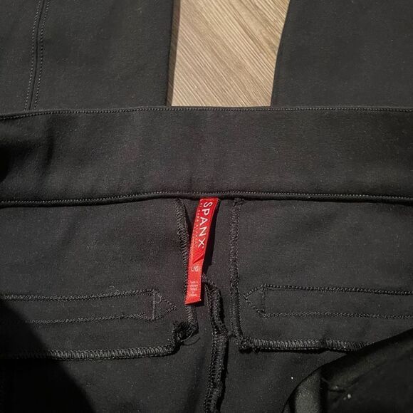 Spanx Black High Rise Jeggings
Size L - Picture 3 of 9